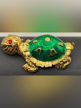 Vintage Covani Gold Tone Green Enamel Turtle Brooch Pin